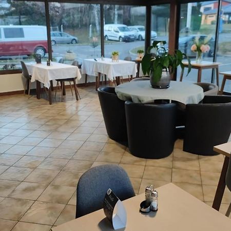 普瑞米尔杰内夫圣杰尼普利经典酒店 圣热尼普伊 外观 照片